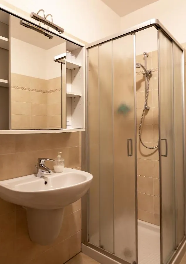 Apartment Appartamento Sosta Sul Lago Lezzeno